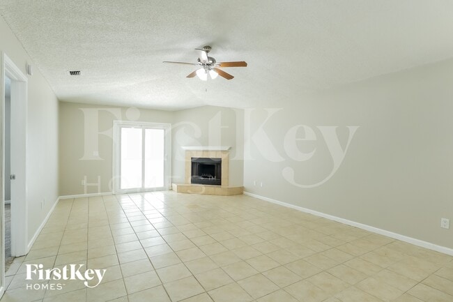 Photo - 3021 Caroline Crest Dr E