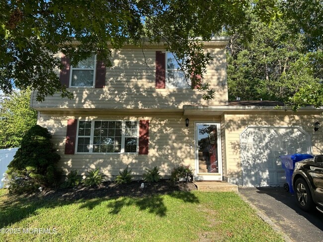 Photo - 819 Constitution Dr
