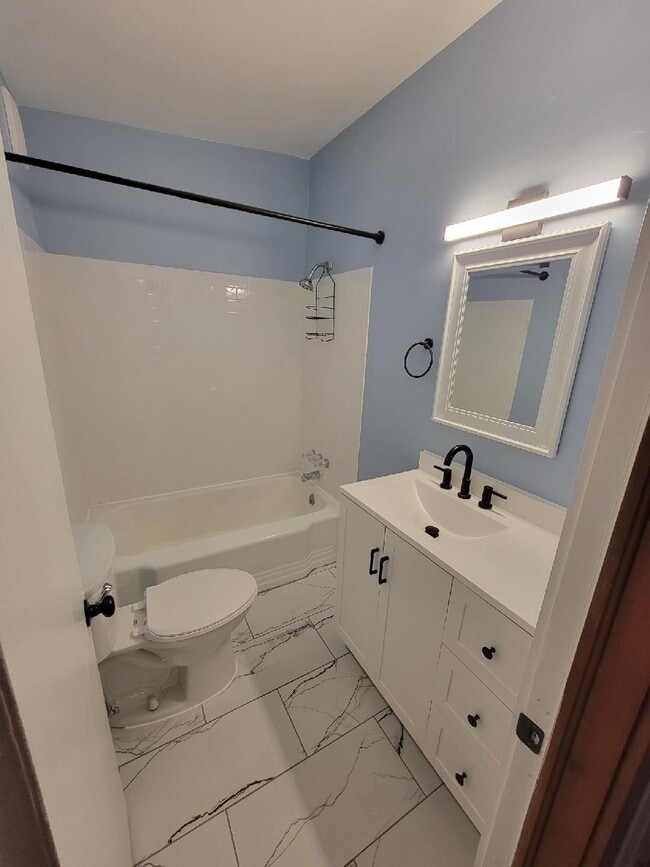 Photo - 805 Wallace Ave Unit East
