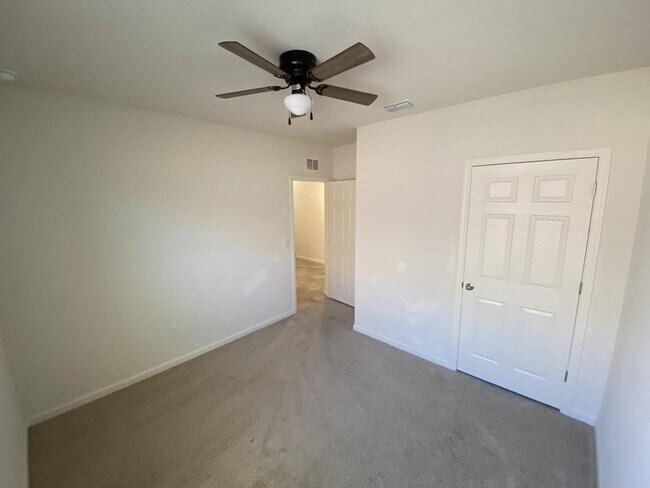 Photo - 510 Old Country Rd S E