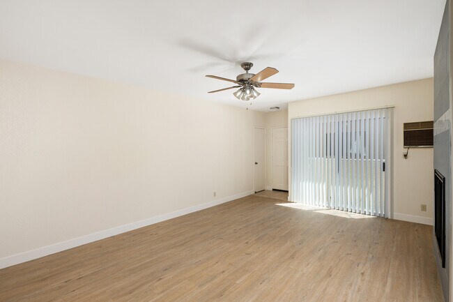 7013 Haskell Ave