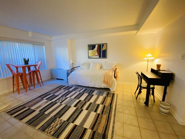 Photo - 4570 MacArthur Blvd NW