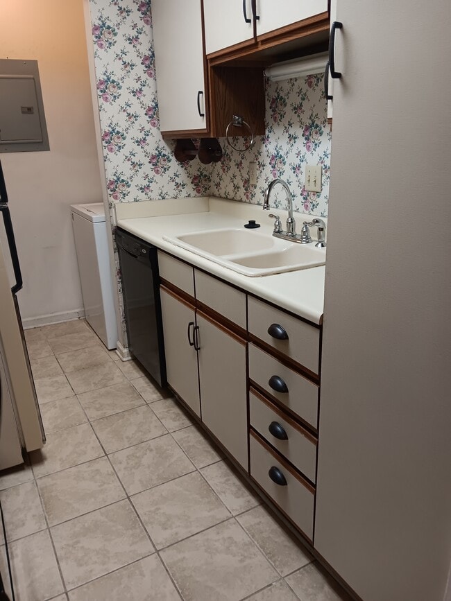 Photo - 110 Heywood Rd Unit 16C