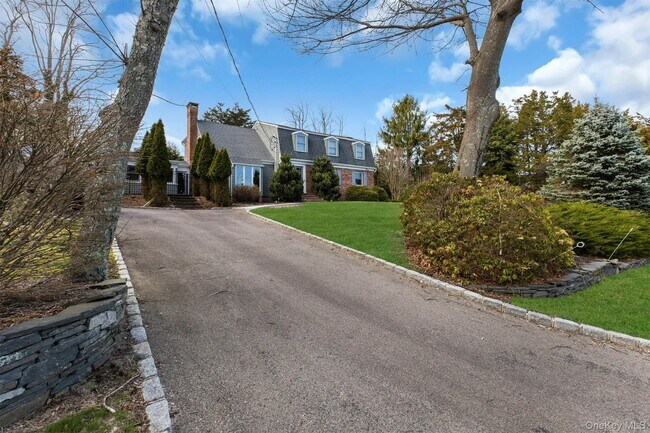 Photo - 345 Colonial Rd