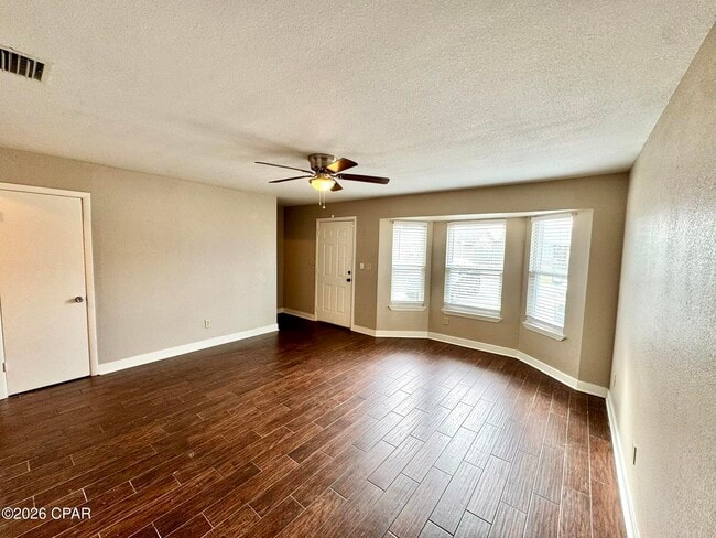 Photo - 2523 Johnson Dr