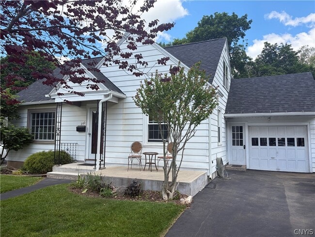 Building Photo - 240 Ferncliff Ave