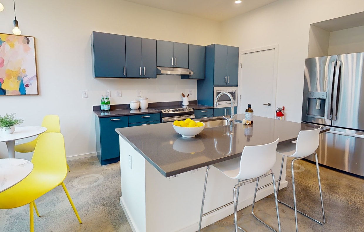 Photo - Professional Coliving - Private Room & Wal... Apartments