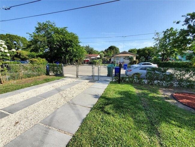 70 NW 33rd St