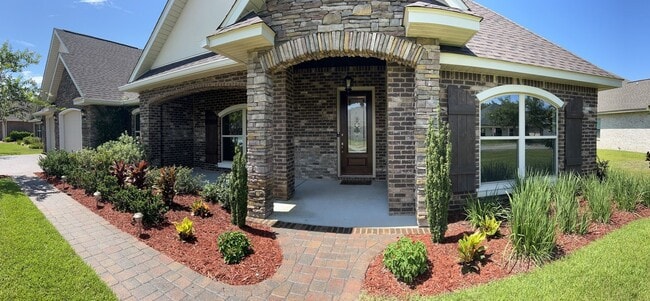 Photo - Gulf Breeze - Soundside Shores - 4 Bedroom, 2.5 Bathroom w/ office and lawn care included