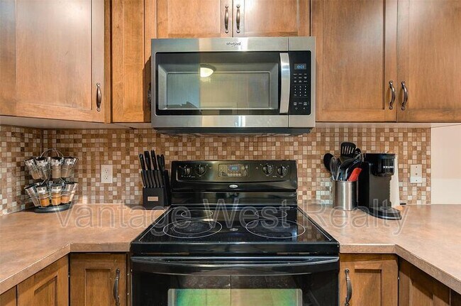 Photo - 654-654 Cook Rd