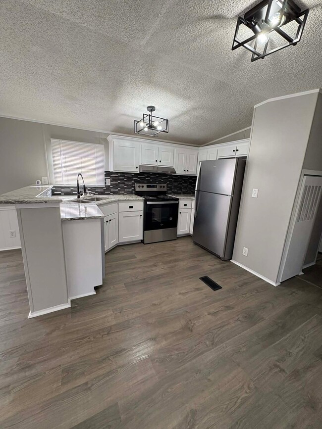 Photo - 129 Madison St SW