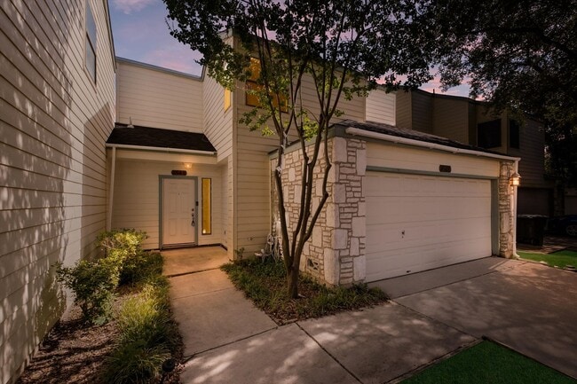 Building Photo - 8548 Echo Creek Ln