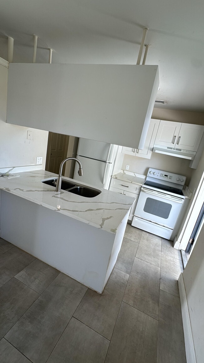 Photo - 309 Malverne Rd