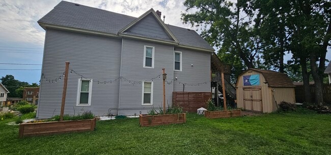 Photo - 1213 NE Lowry Ave