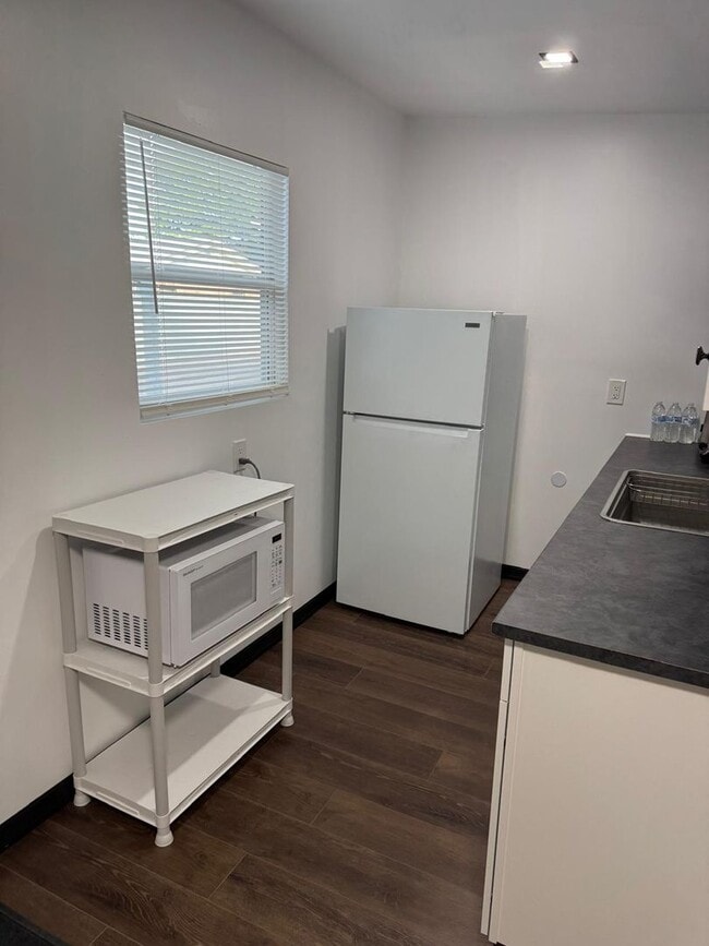 Photo - 1 Bed 1 bath Efficiency