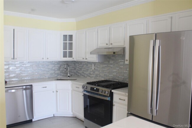 Photo - 274 Robinson Ave Unit 1