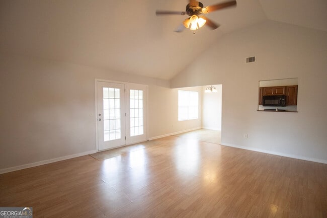 Photo - 206 N Bridgeport Dr