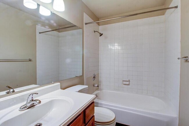 Photo - 20409 68th Ave W Unidad H101