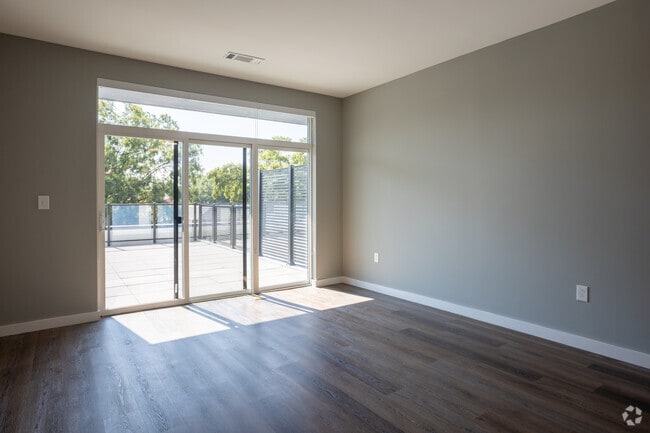 1BR,1BA - 822 SF - Living Room