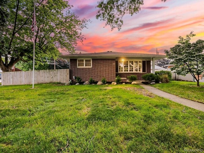 Building Photo - 24620 Wood St