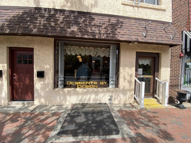 Photo - 103 W Merchant St Apartment