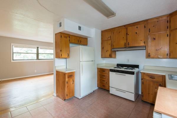 Photo - 886 St Charles Avenue