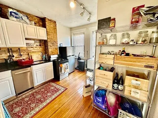 Photo - 11 Charter St Condo