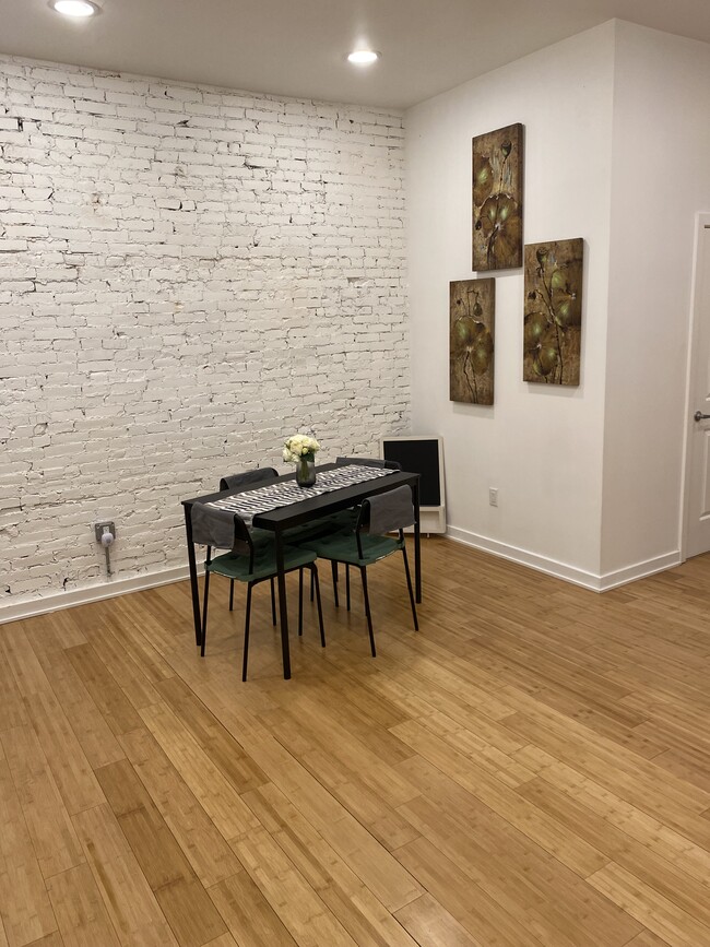 Photo - 4406 Lancaster Ave Unidad 2