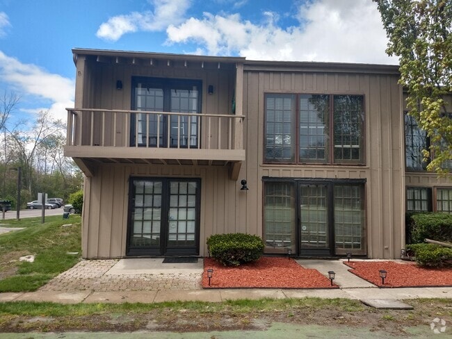 Building Photo - 6212 Tennis Ct Unit E3 Rental