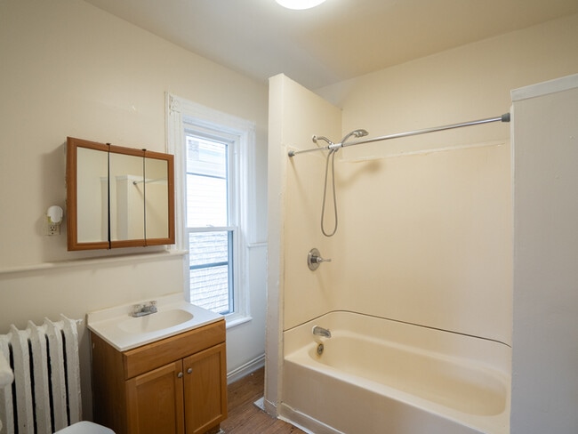 Photo - 431 Morris St