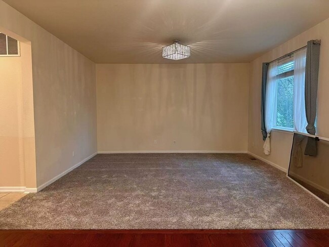 Photo - 3 bedroom, 2 bathroom single family house in Thornton