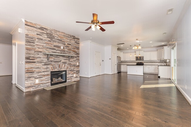 Photo - 1505 Yellow Daisy Dr
