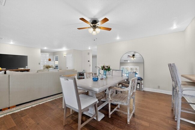 Photo - 6500 Martin Ct NE