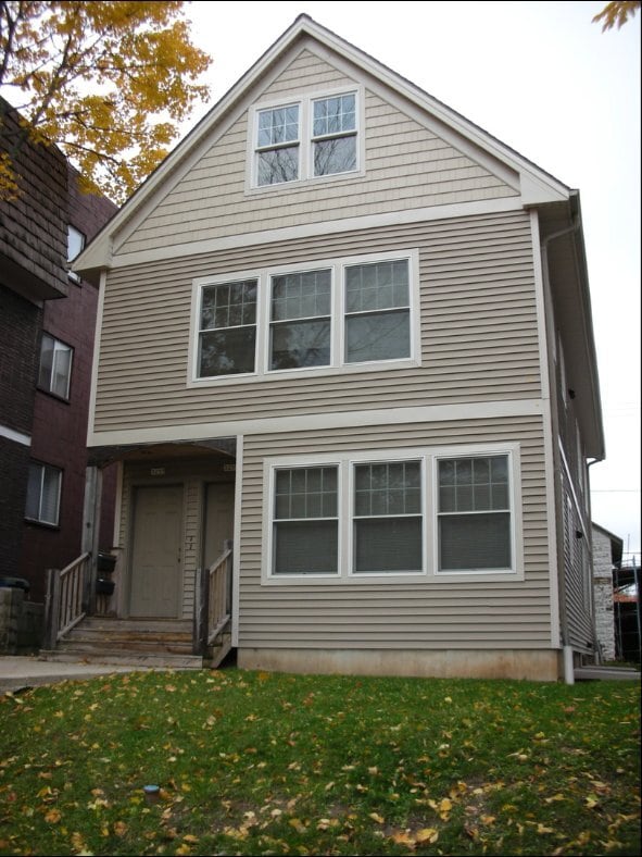 Photo - 3255 N Oakland Ave