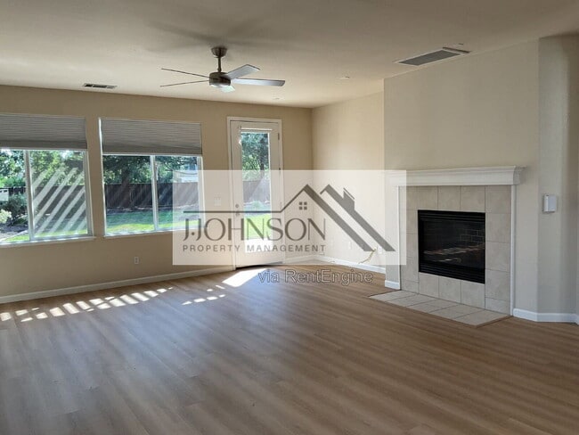 2408 Victor Ct