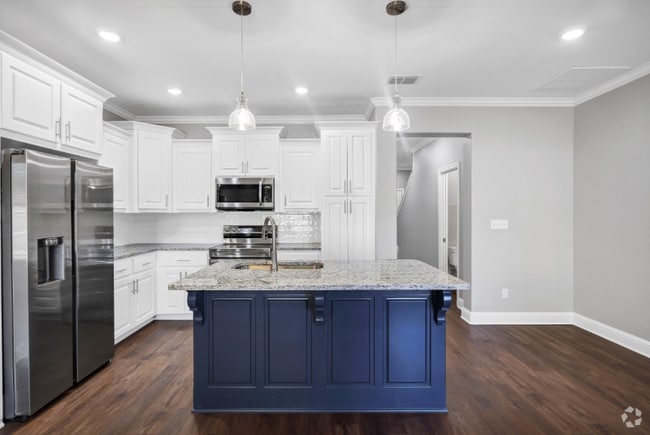 Building Photo - 16117 Pawnee Dr Rental