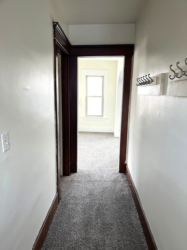 Photo - 225 W 18th St Unidad 2