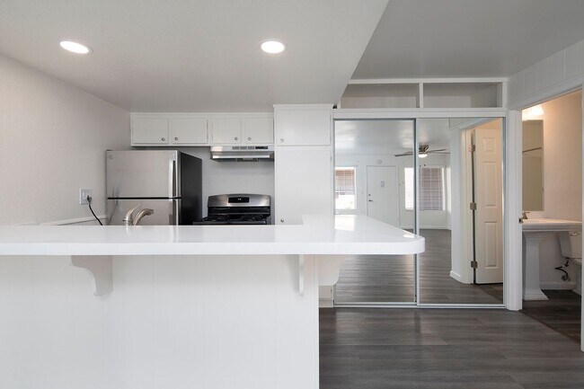 Trade Winds Apartments
