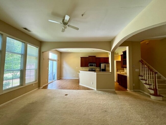 213 Chateau Pl