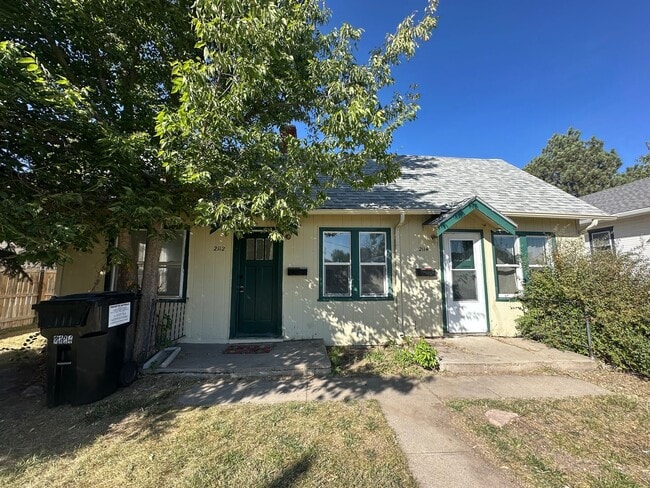 Building Photo - 2114 Ave. B Unit 2114