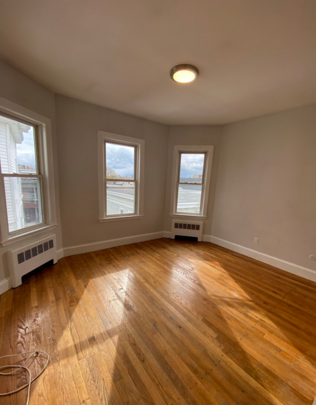 Photo - 92 Winthrop Shore Dr Apartments Unit 14A