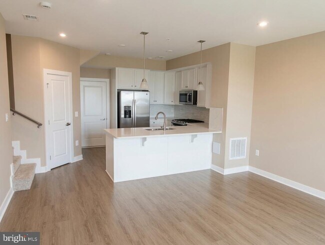 Photo - 1686 Kirkman St