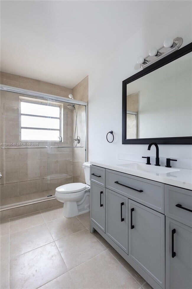 Photo - 129 SE 4th St