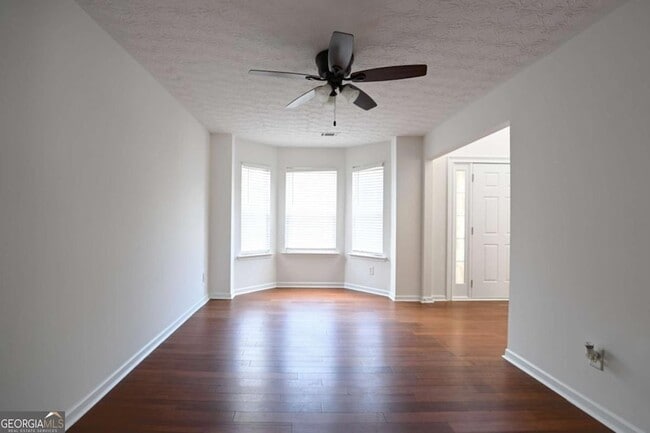Photo - 3998 Oak Crossing Dr NE