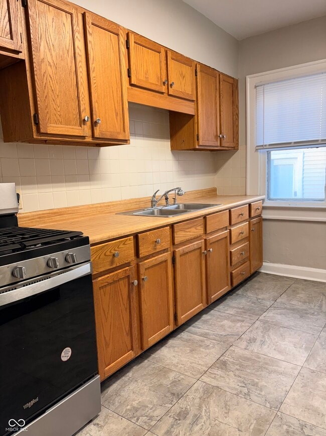 Photo - 6125 Kingsley Dr