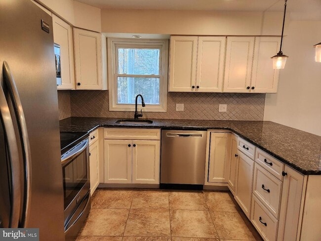 Photo - 33 Old Red Lion Rd