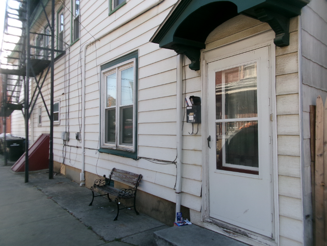 Photo - 508 Guilford St Unit Apt 1