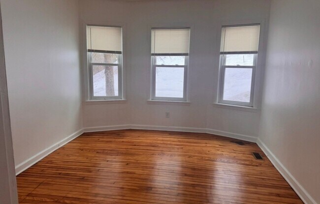 Building Photo - 9 Creston St Unit 2