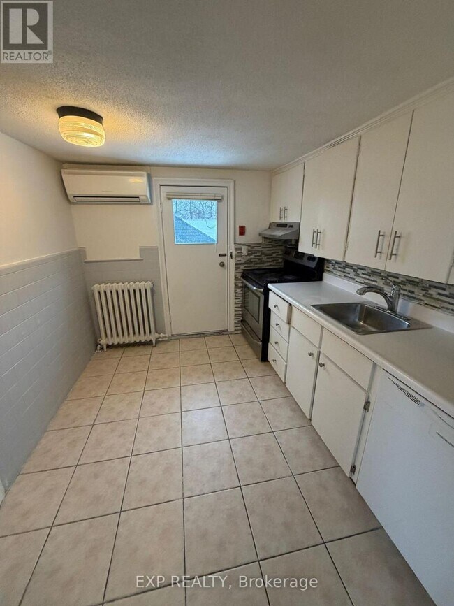 Photo - 354 Annette St Unit 1