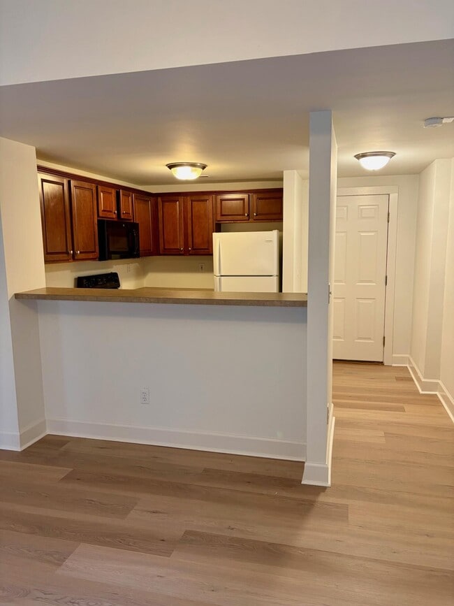 Photo - 160 N Mill St Unit 4